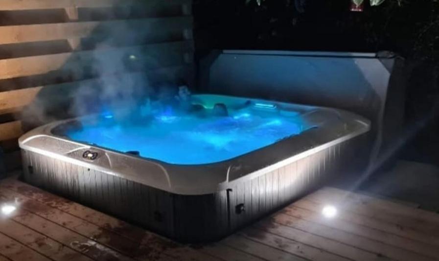 Chambres D'Hotes Avec Jacuzzi Coufouleux Kültér fotó